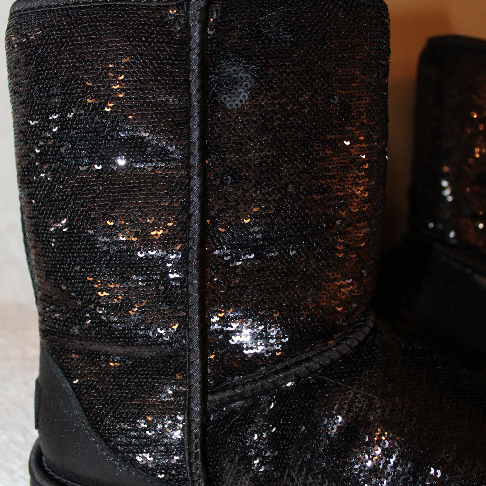 UGG COSMOS METALLIC SPARKLE SEQUIN BOOTS BLACK NEW - Picture 2 of 8